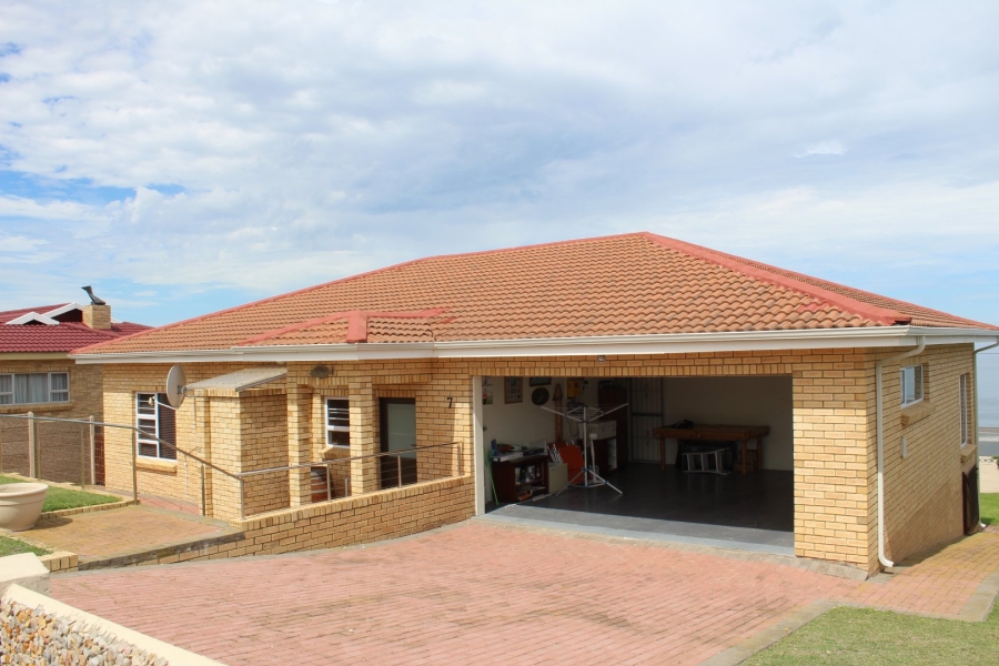  Bedroom Property for Sale in Dana Bay Western Cape